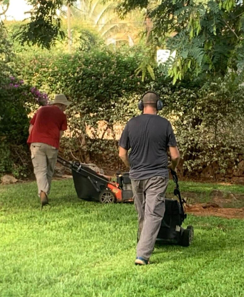 - "שדרוג מרפסות וגינות פרטיות ברעננה - עיצוב גינות בהתאמה אישית" גנן רעננה הרצליה כפר סבא מומלץ גיזום שתילות